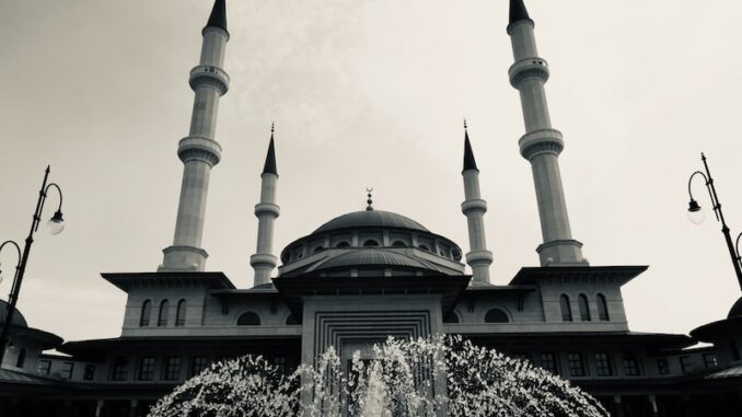 uploaded-image-semdinlide-din-ve-ibadet-yerleri-1697805249917